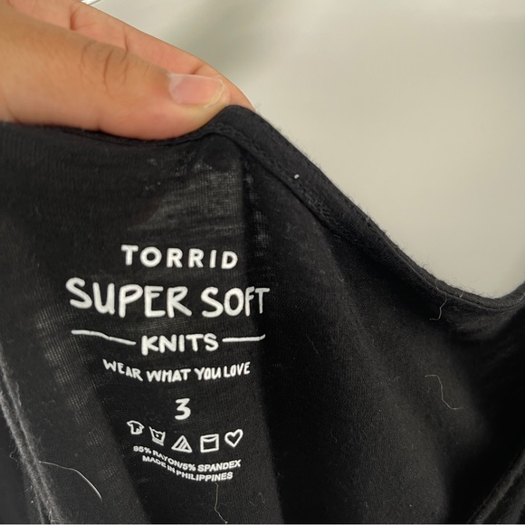 Torrid Black Fox Off The Shoulder Tee - Picture 3 of 8